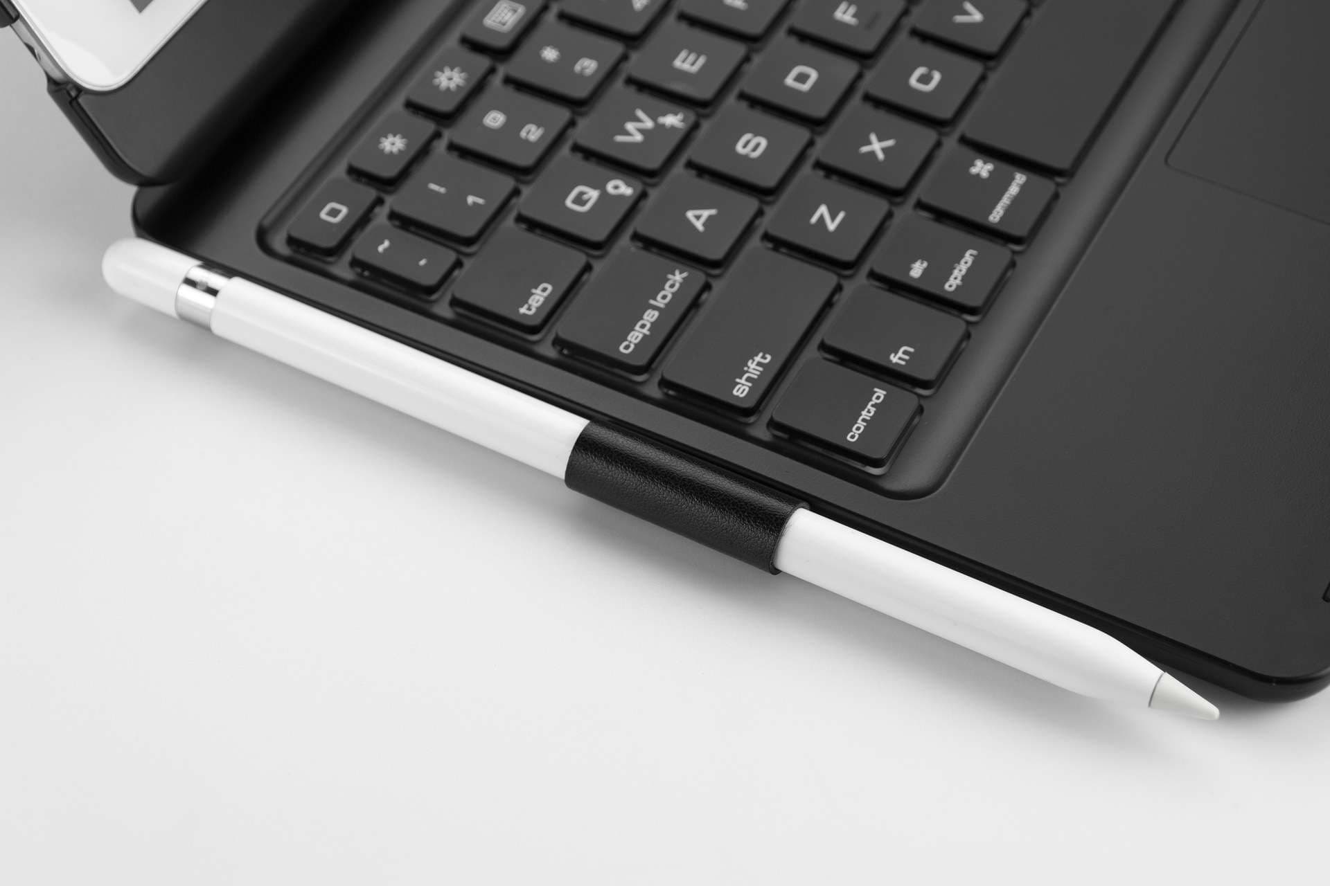 iPadケース　iPad Air用 キーボード付き保護ケース