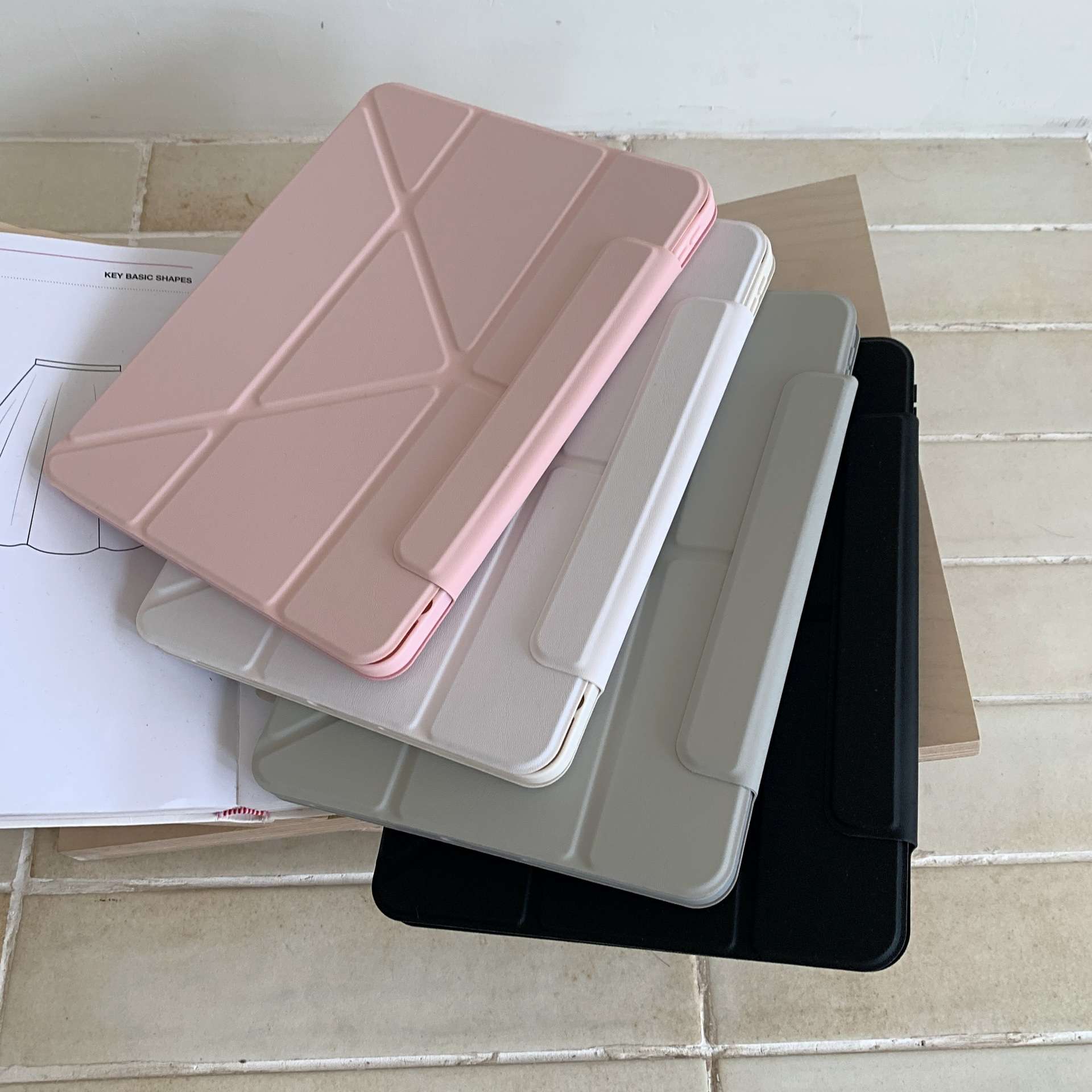 iPadケース　iPadアクセサリー 折り畳み式スタンドカバー
