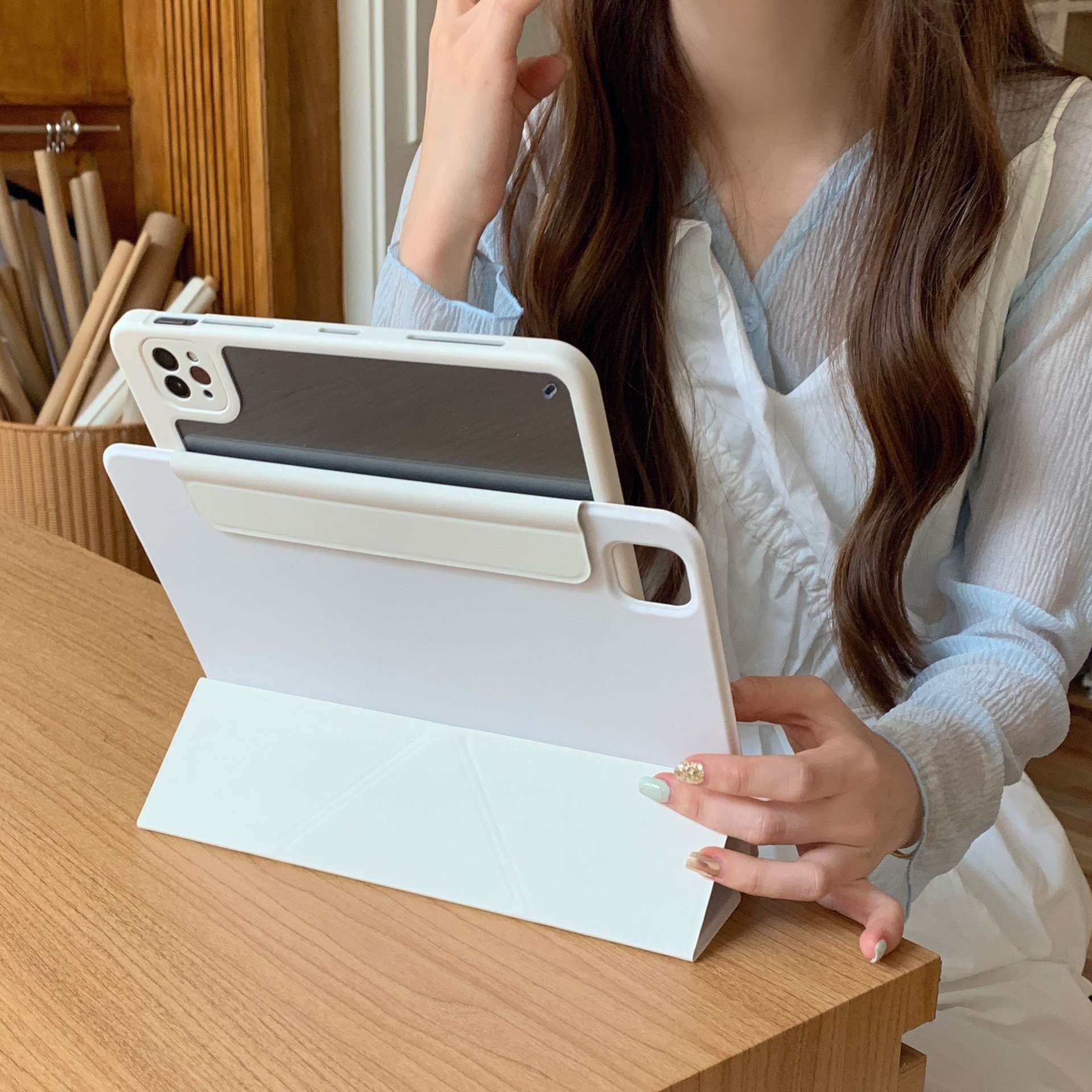 iPadケース　iPadアクセサリー 折り畳み式スタンドカバー