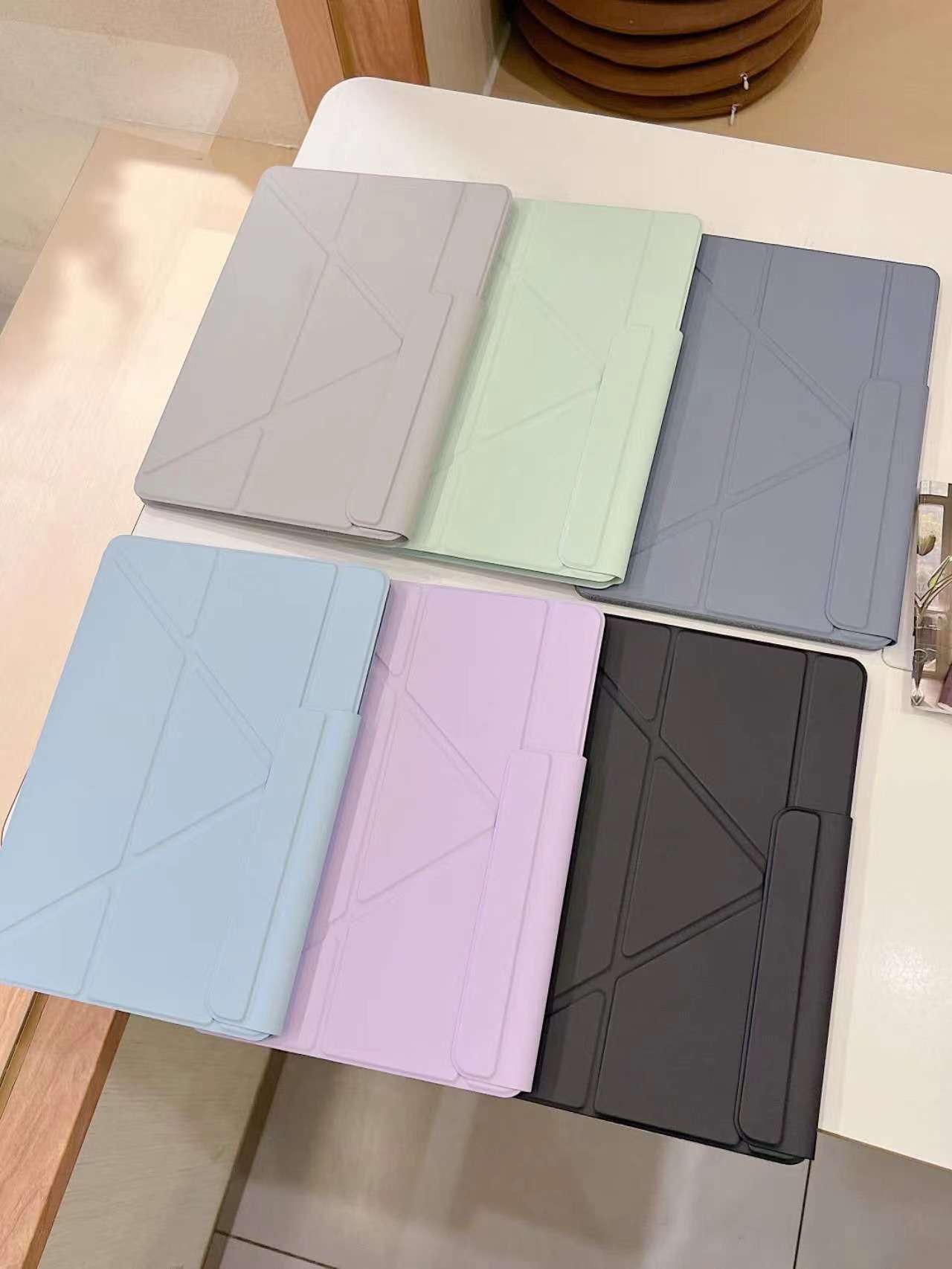 iPadケース　 折り畳みスマート保護ケース