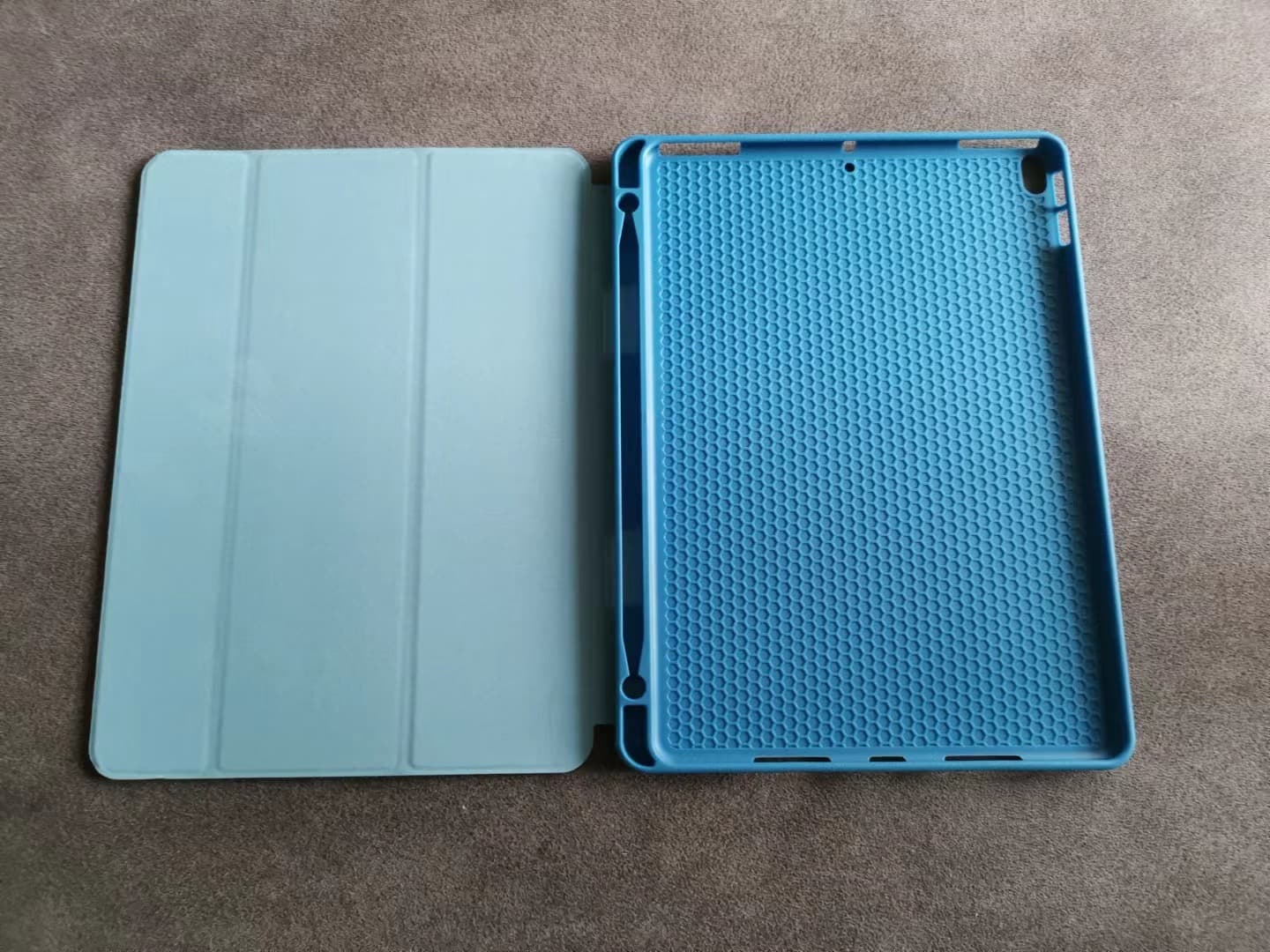 ipadカバー 三つ折りスタンド機能付き多機能保護カバー