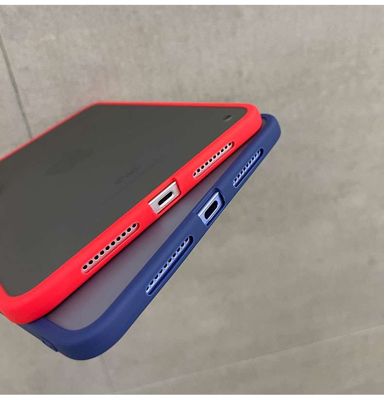 iPadケース　耐衝撃 アイパッドエア 背面クリアケース