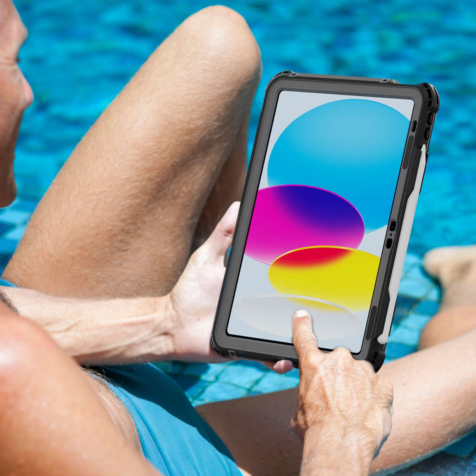 iPadケース　耐衝撃全面保護 防水タブレットケース