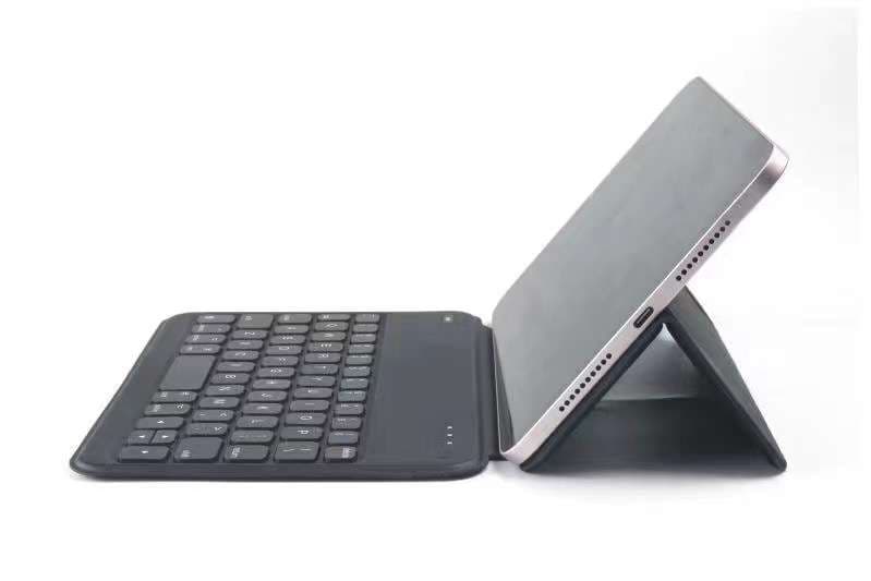 iPadケース　薄型キーボード付き保護ケース