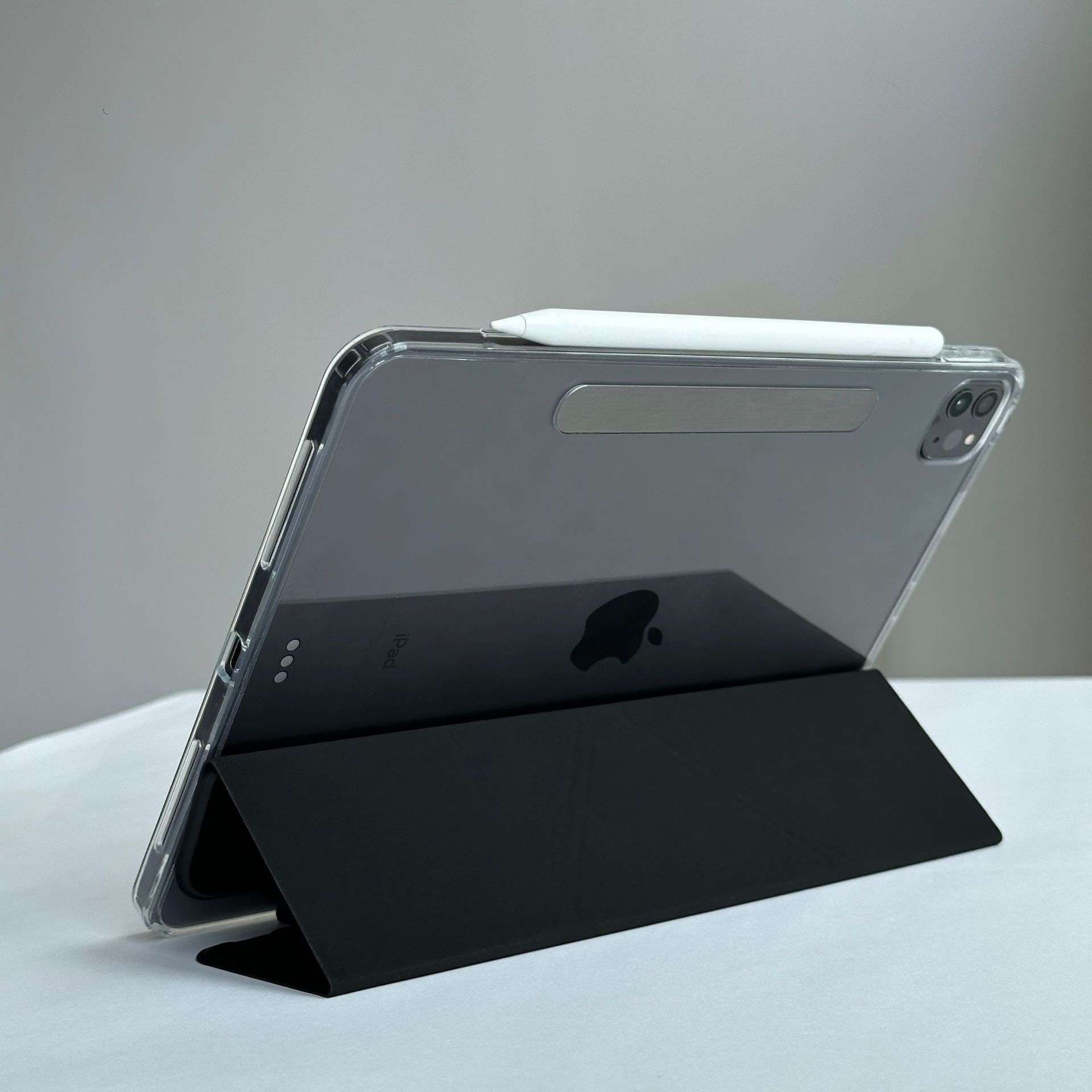 iPadケース　 折り紙風デザイン 薄型保護カバー