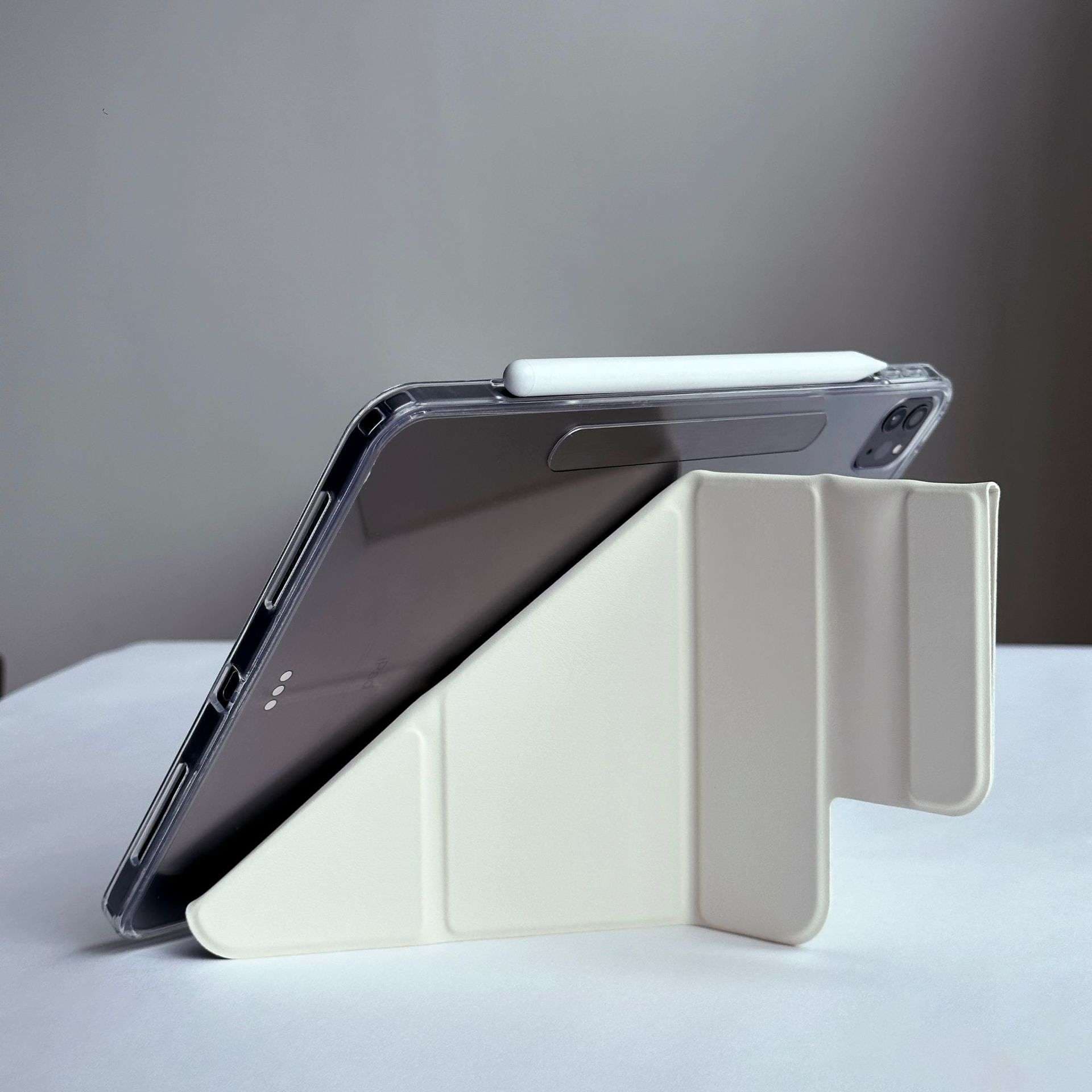 iPadケース　 折り紙風デザイン 薄型保護カバー