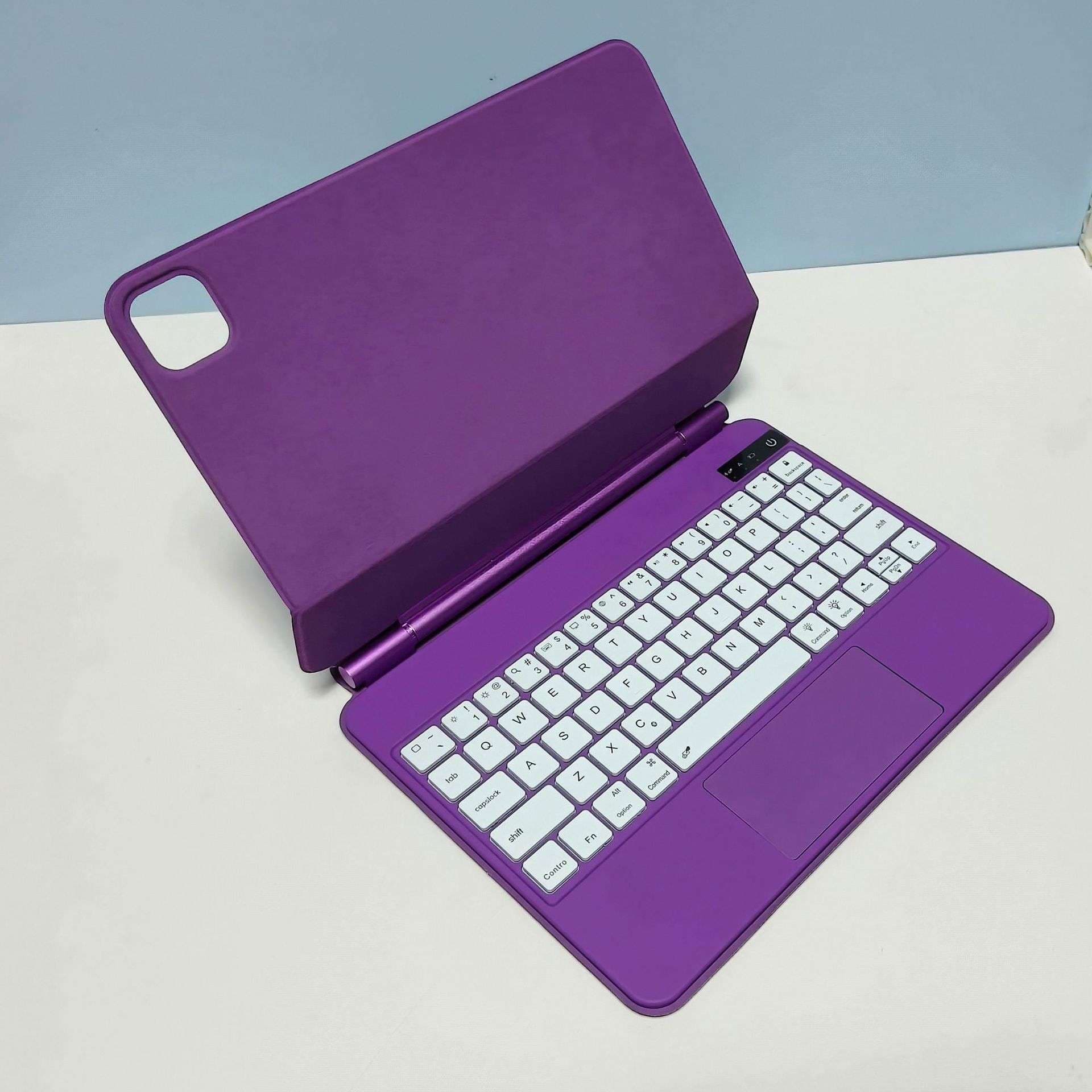 iPadケース　アイパッドエア用 キーボード付き保護ケース