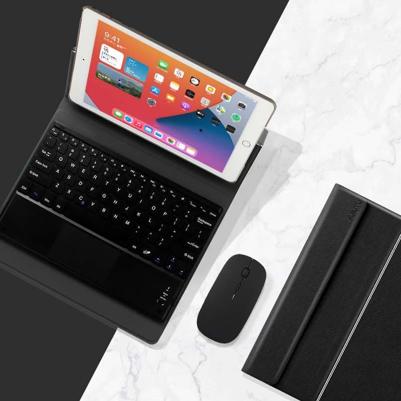 iPadケース　 第8世代対応 高級感溢れる薄型保護ケース