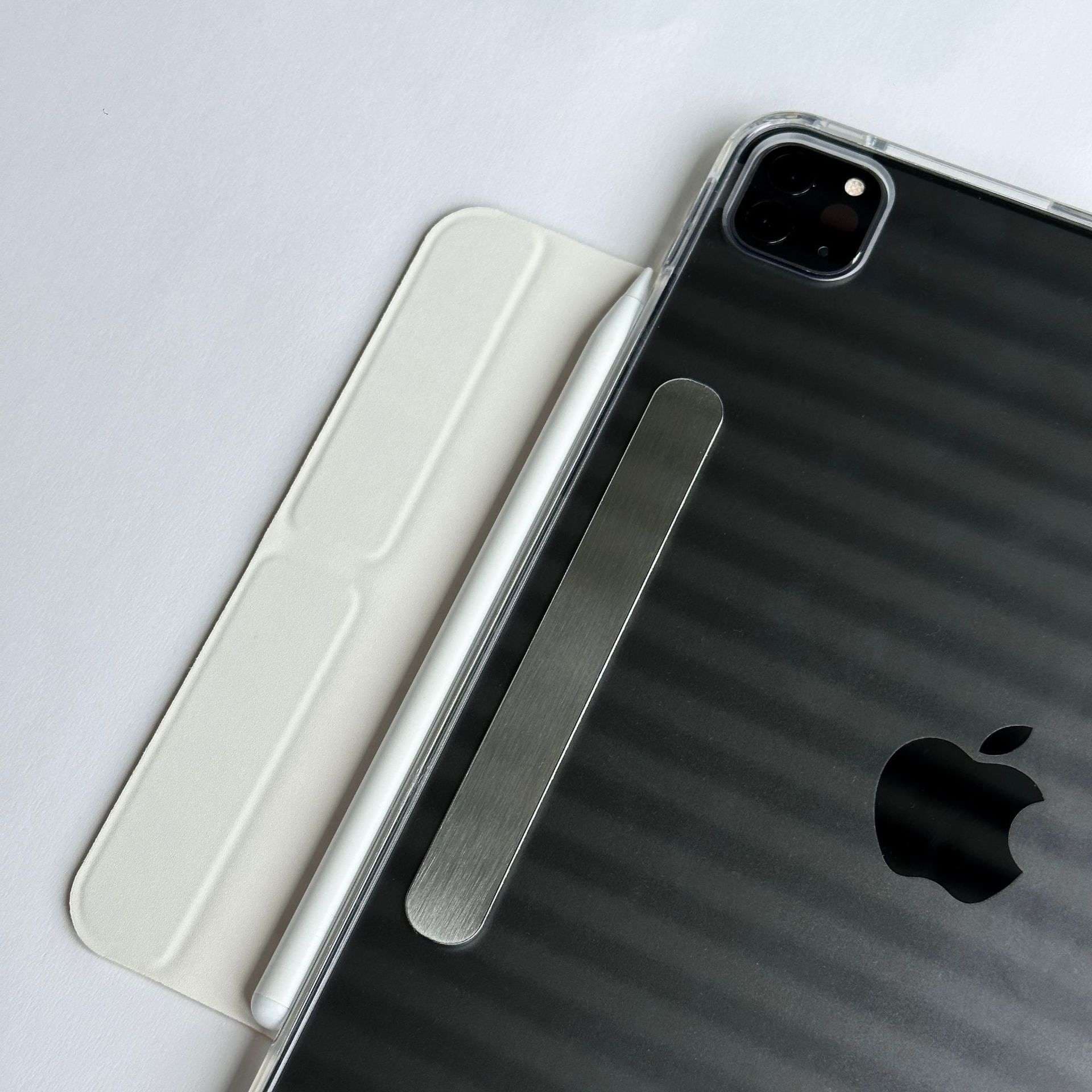 iPadケース　 折り紙風デザイン 薄型保護カバー