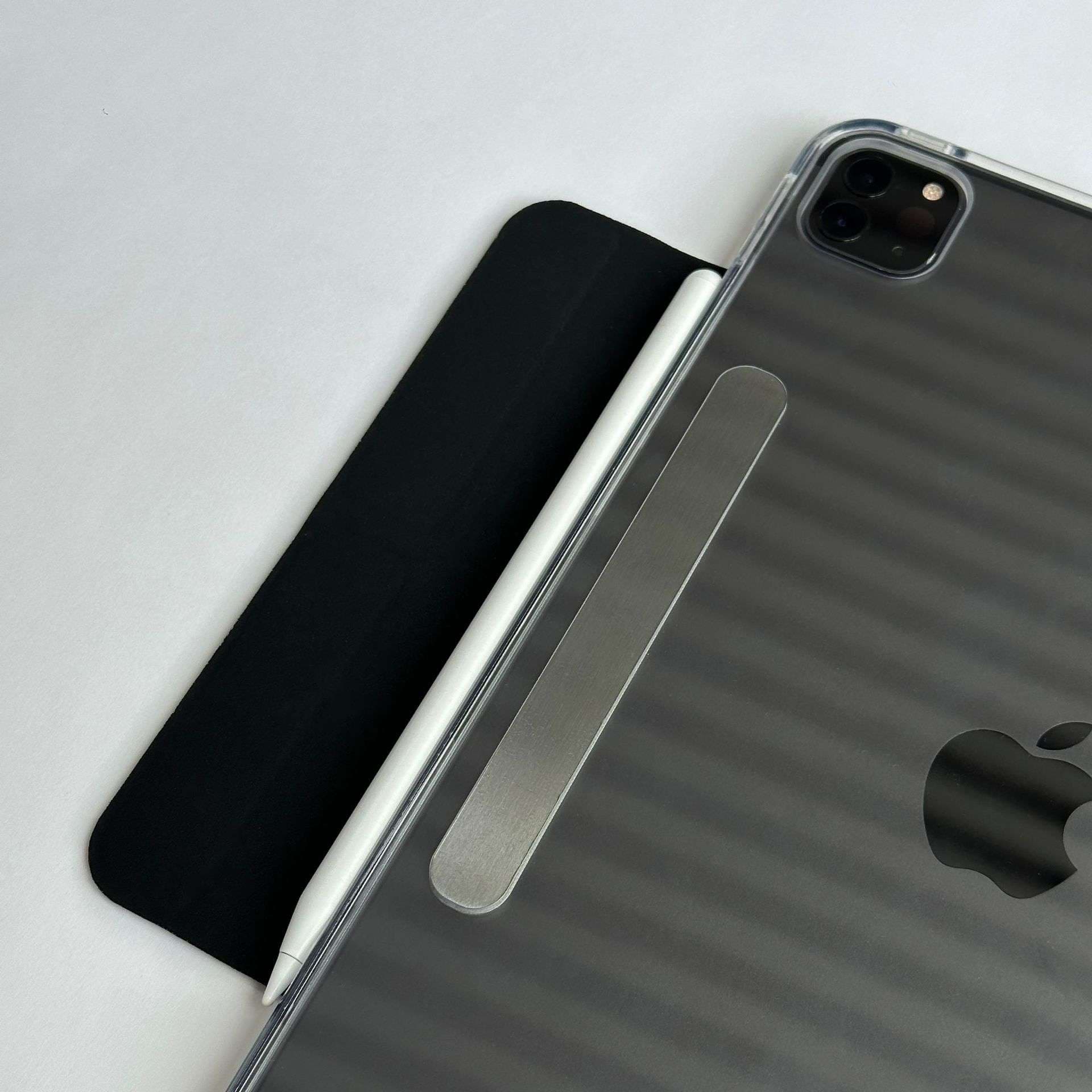 iPadケース　 折り紙風デザイン 薄型保護カバー