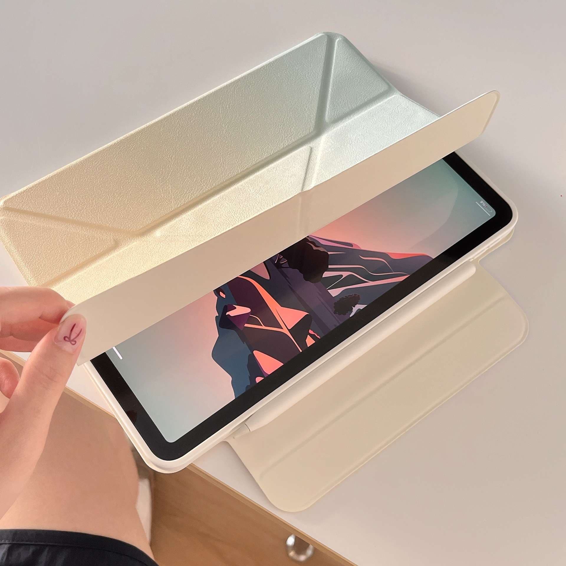 iPadケース　 薄型フォリオ型モバイルカバー