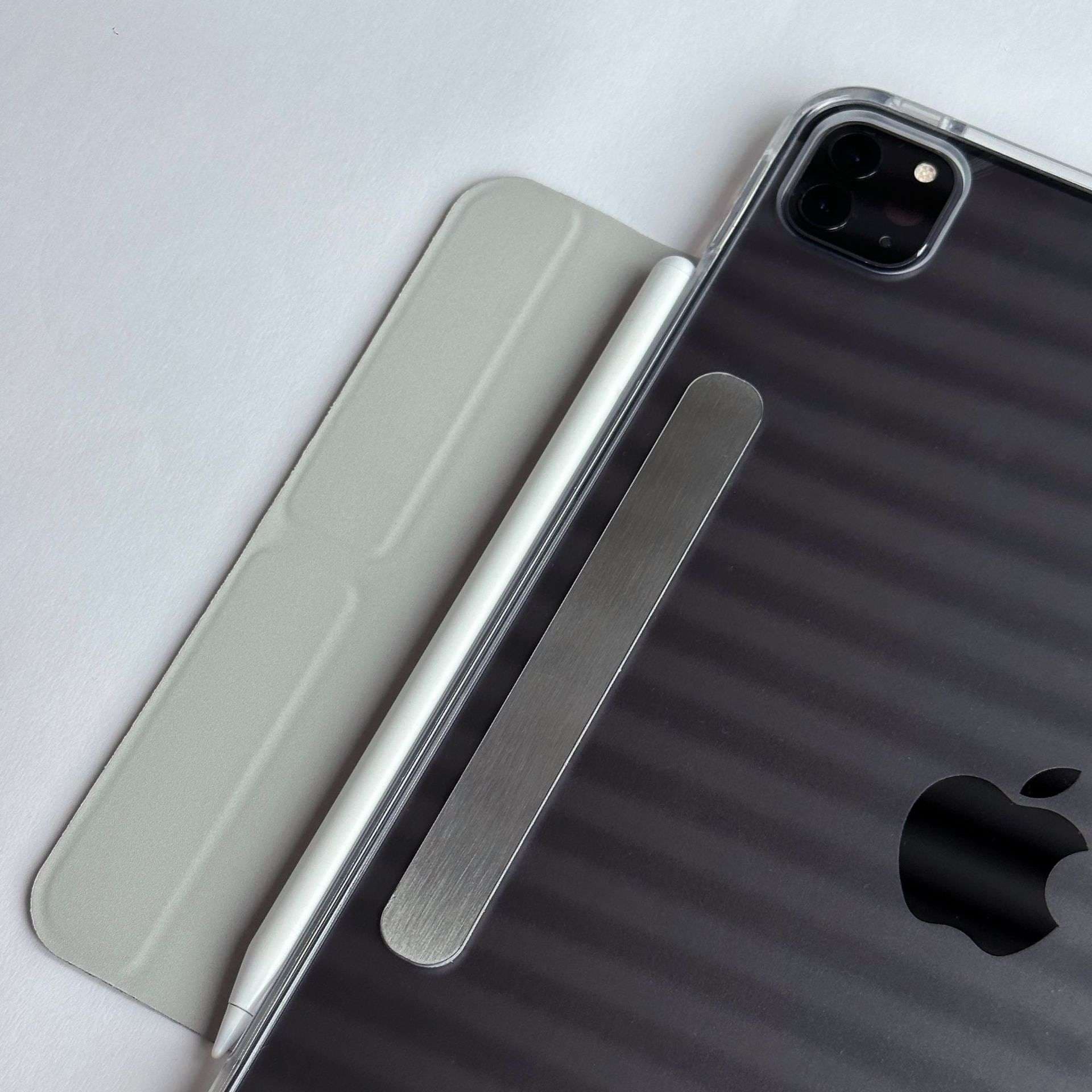 iPadケース　 折り紙風デザイン 薄型保護カバー