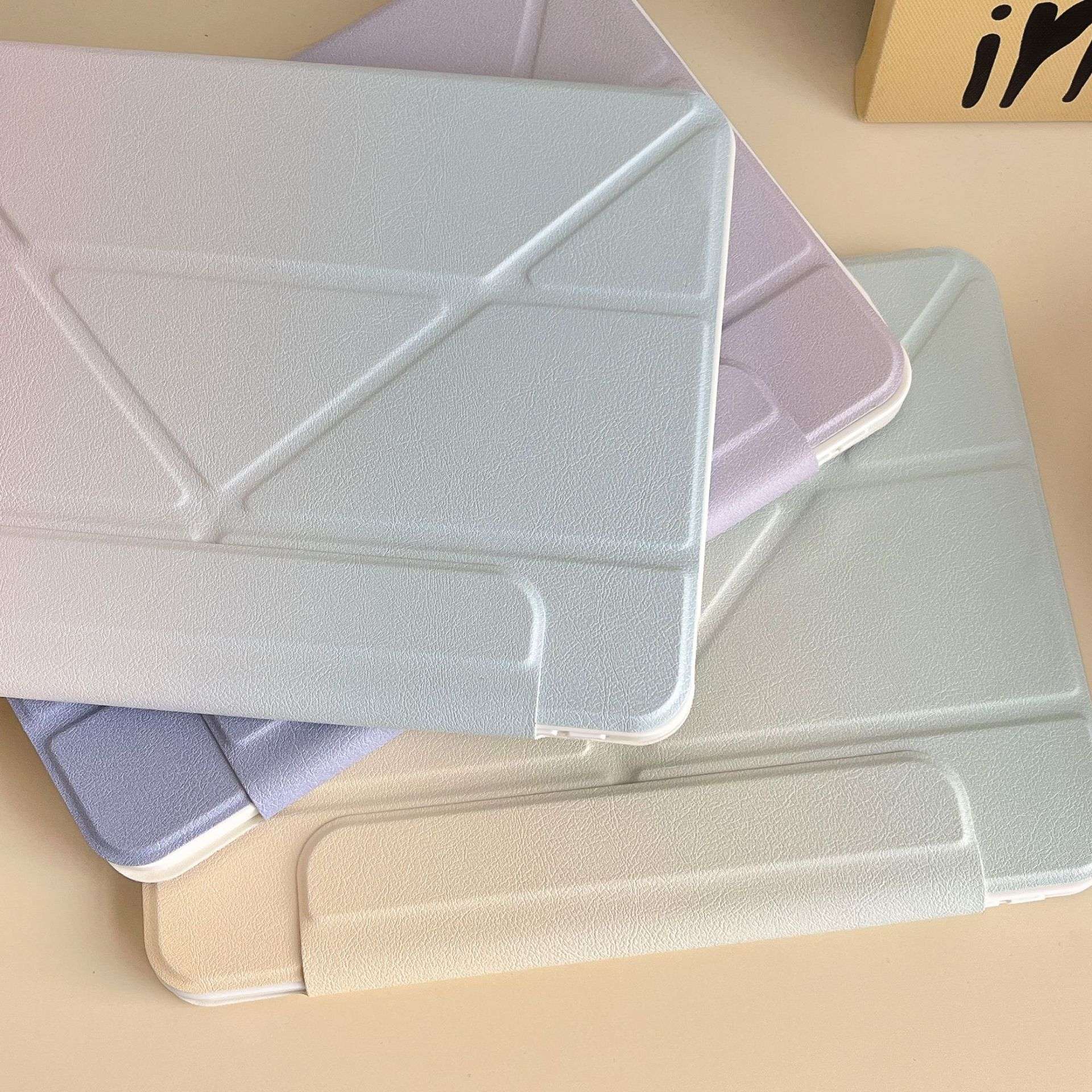 iPadケース　 薄型フォリオ型モバイルカバー