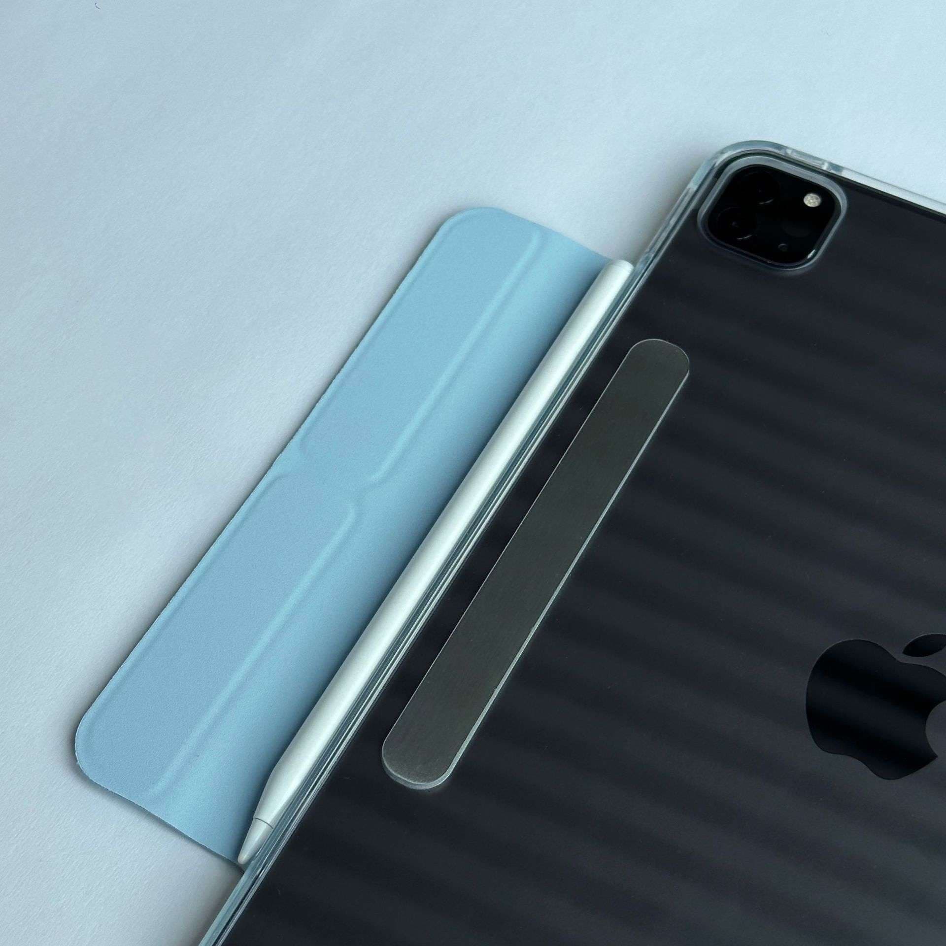 iPadケース　 折り紙風デザイン 薄型保護カバー