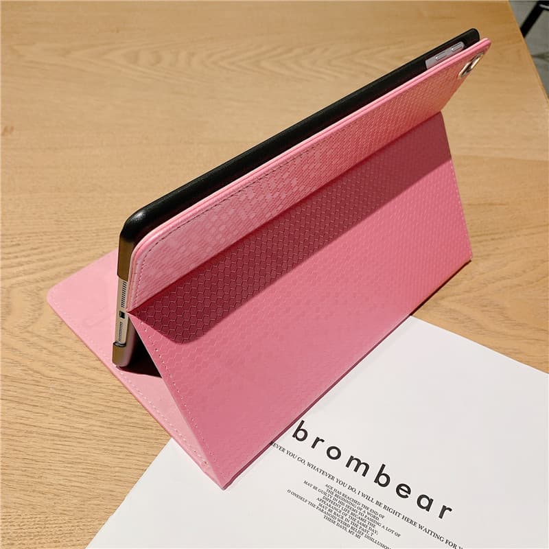 ipadカバー 蝶モチーフ六角形型押し保護カバー
