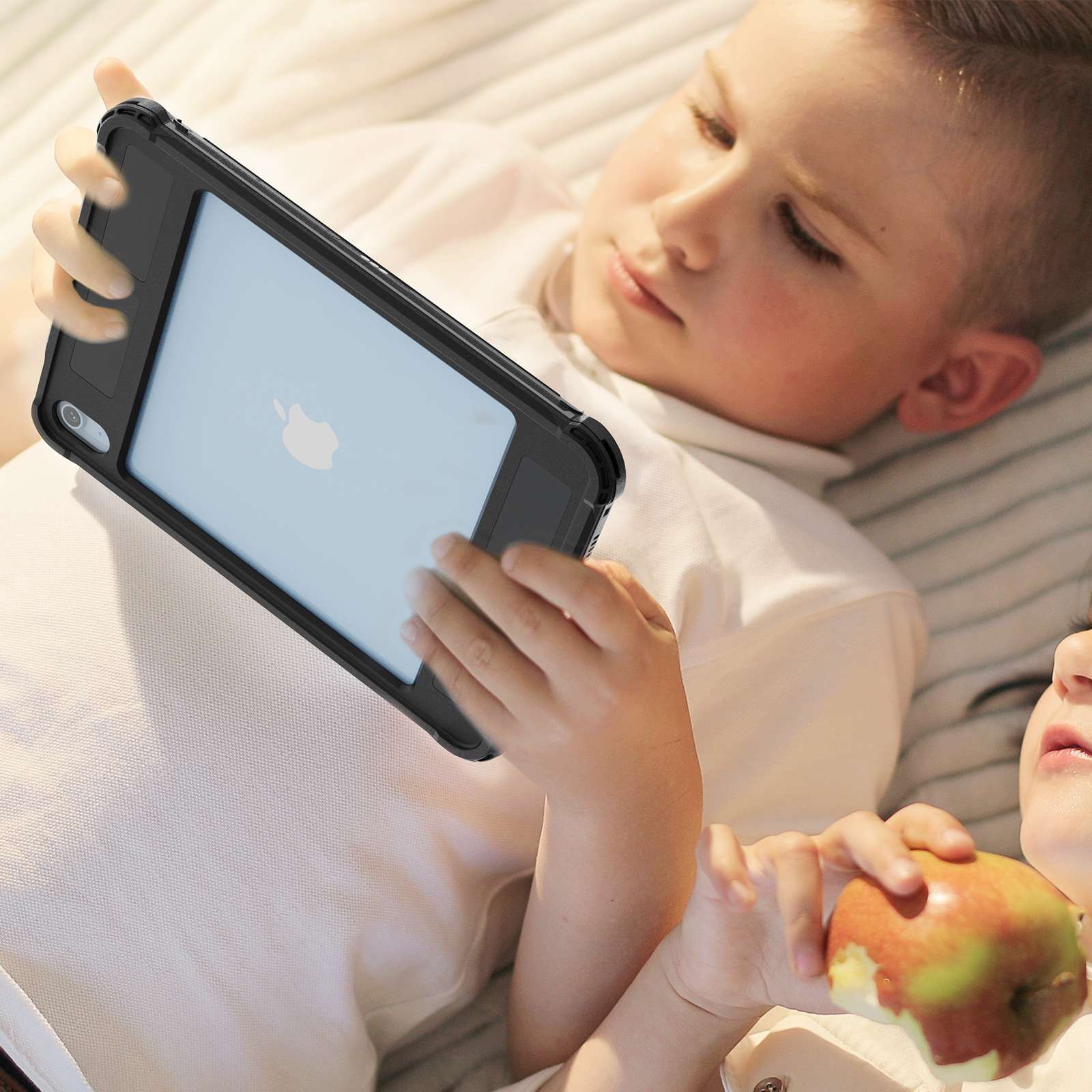 iPadケース　耐衝撃全面保護 防水タブレットケース