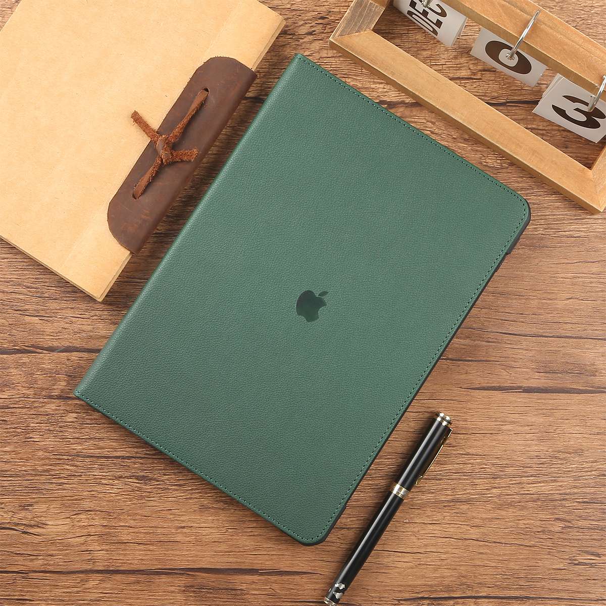 iPadケース　アイパッド エア 第5世代用 本革風ケース