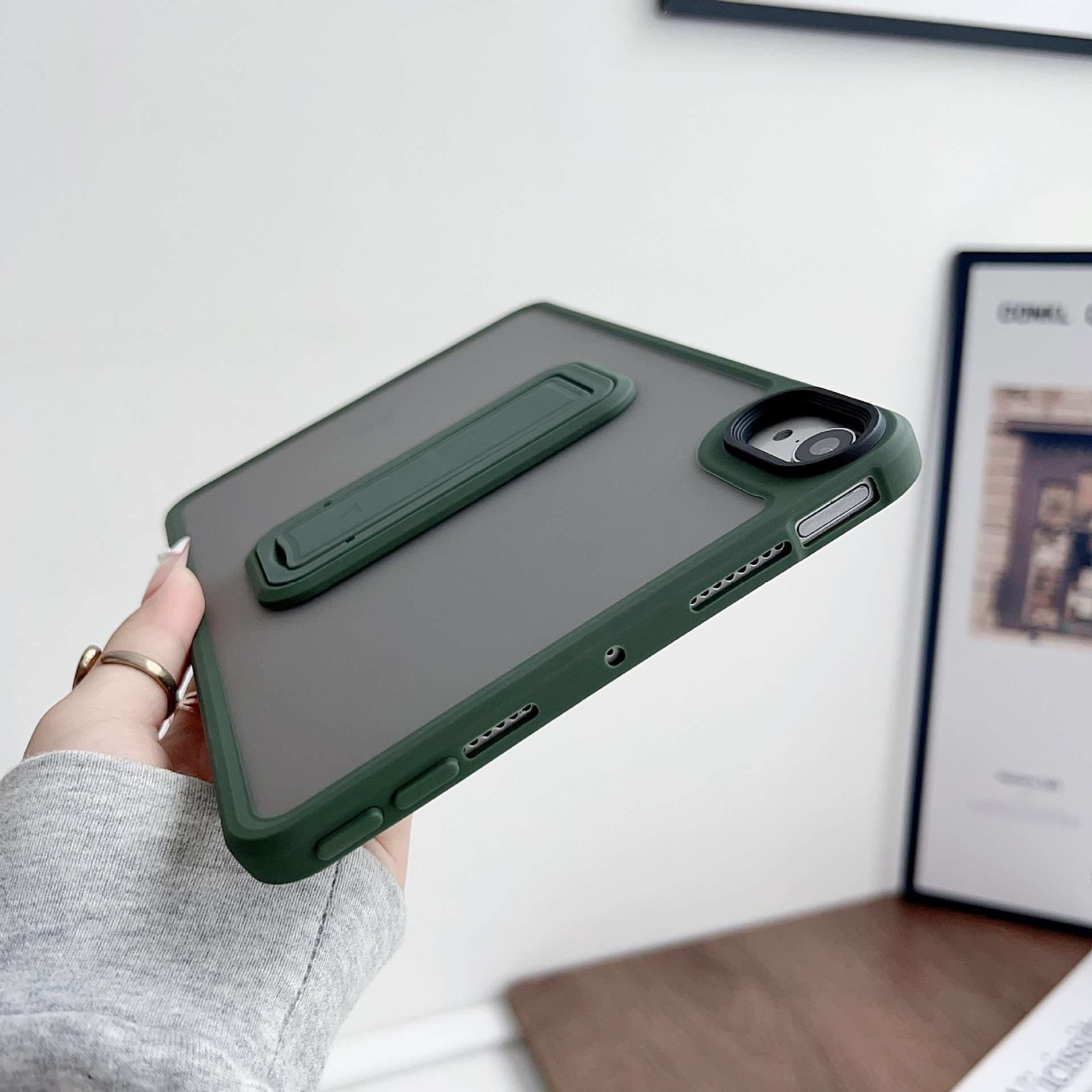 iPadケース 半透明 背面保護 スタンド付きケース