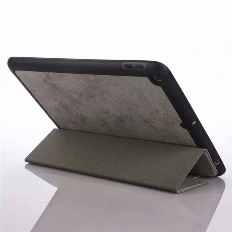 ペンホルダー付き三つ折りスタンド機能付きipadカバー