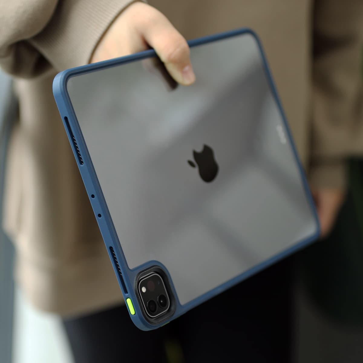 ipadカバー 透明背面保護 薄型軽量ケース