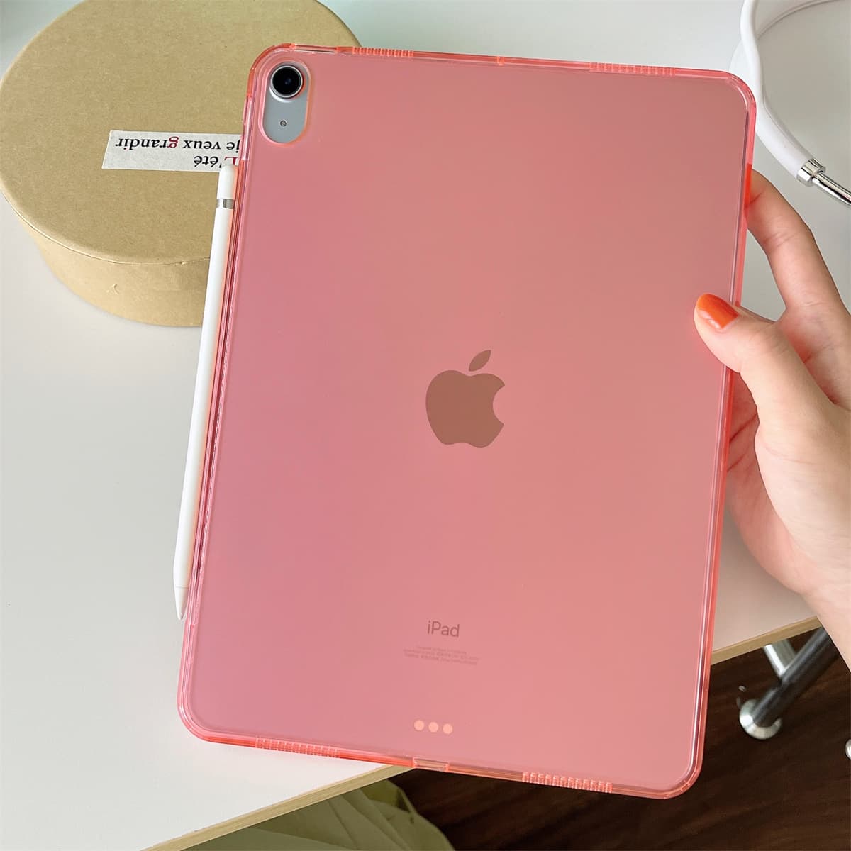 ipadカバー 透明感のある薄型シリコン製平板端末保護ケース