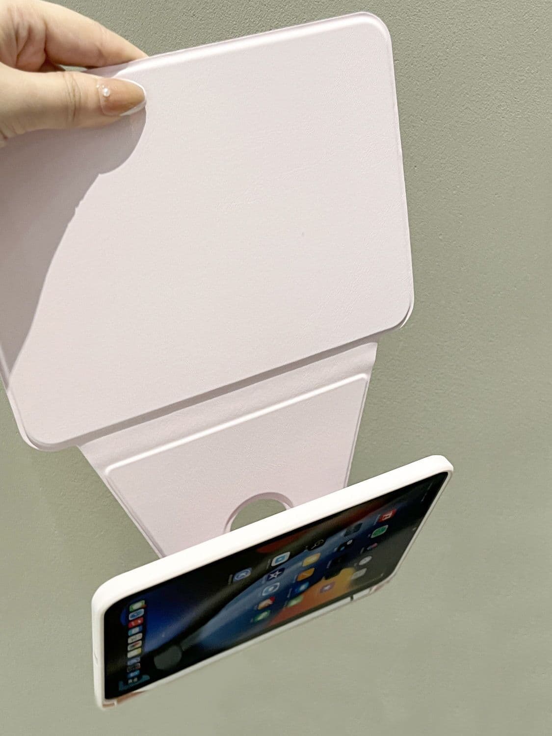 ipadカバー シンプル背面ポケット付き保護ケース